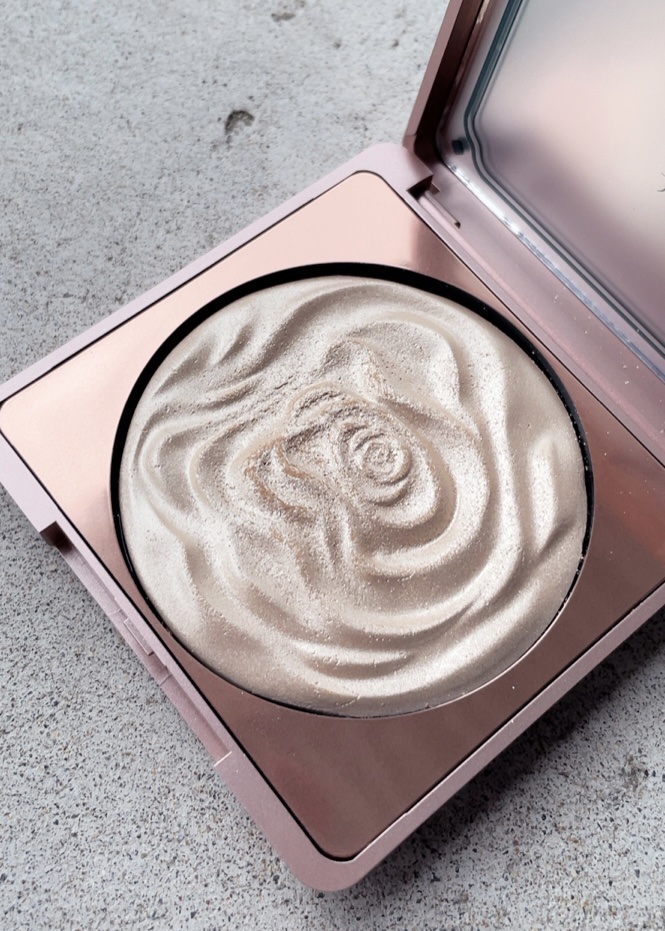 双花彫刻 ハイライト/花西子/パウダーハイライトを使ったクチコミ（2枚目）