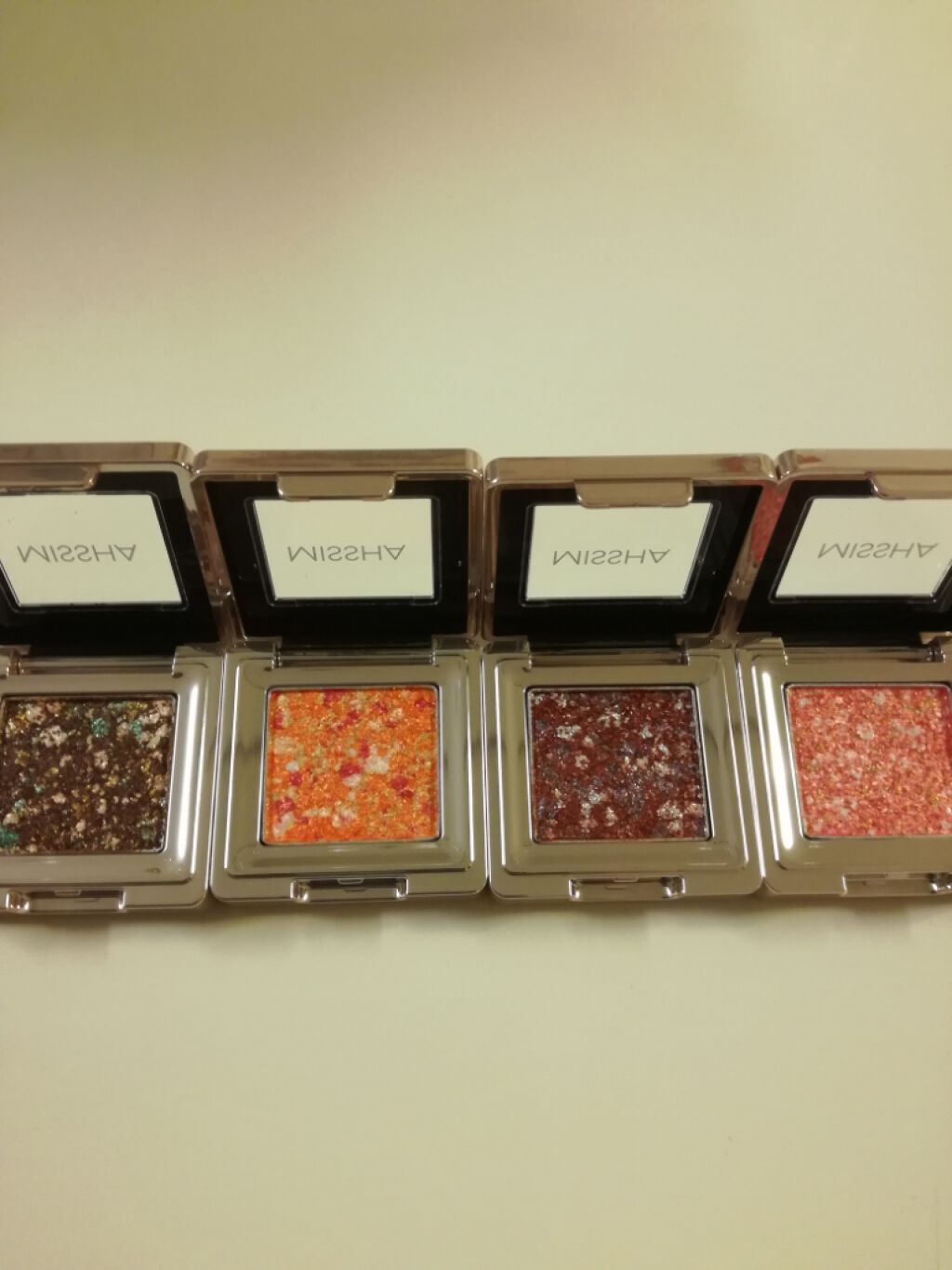 グリッタープリズム シャドウ/MISSHA/グリッターを使ったクチコミ(2枚目)