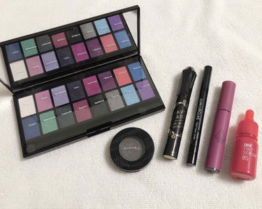 アイシャドウ パレット ミッドナイトユニコーン/MAKEUP REVOLUTION/パウダーアイシャドウを使ったクチコミ（2枚目）