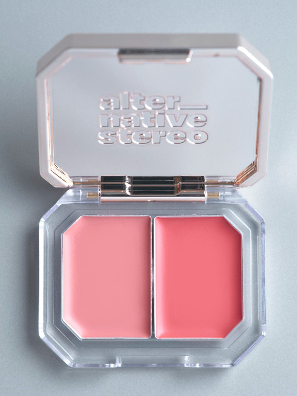 Lip &Cheek Blushing Pendant  alternativestereo