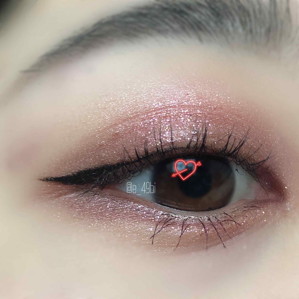 グリッター&グロウ リキッドアイシャドウ/stila/グリッターを使ったクチコミ（2枚目）