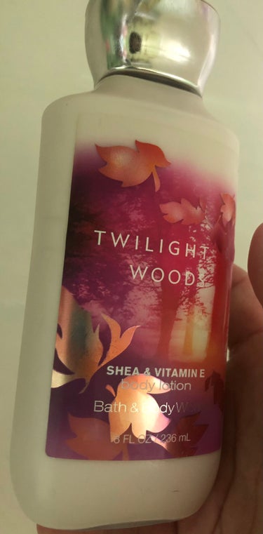 BATH&BODY WORKS  
Shower Gel Twilight Woods


アメリカ留学した友人からのお土産。
めちゃくちゃいい匂いなんですよ！！

けど、、
私何度か使っていると肌荒れ