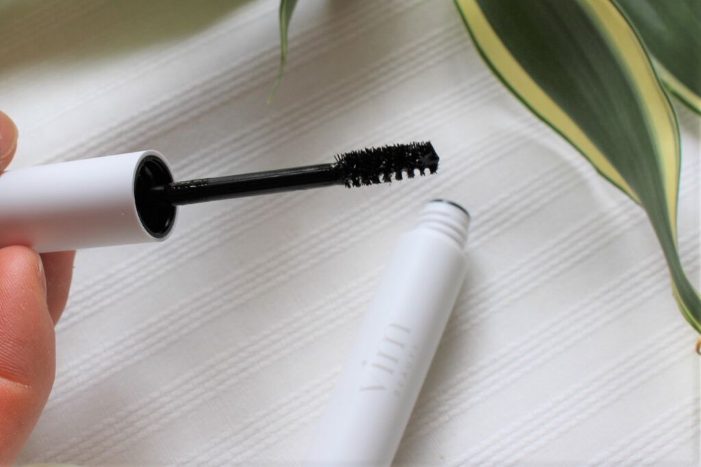 kuriko on LIPS 「#vimBEAUTY#ヴィムビューティーの#眉マスカラ#myc..」(3枚目)