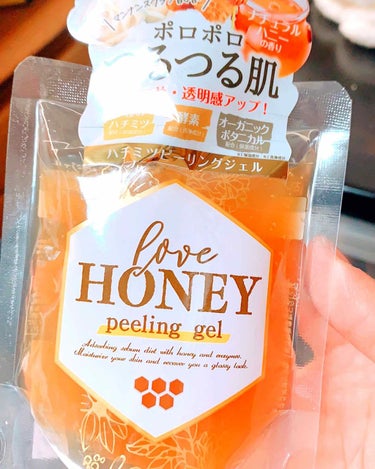 さっきお風呂に入ったので使ってみました！

【#LoveHONEY】
洗顔前に使います！
私はメイクを落として水気を取ってしました！

すっごいハチミツの香り！ハチミツ塗ってるみたい！出す時にちょっと出