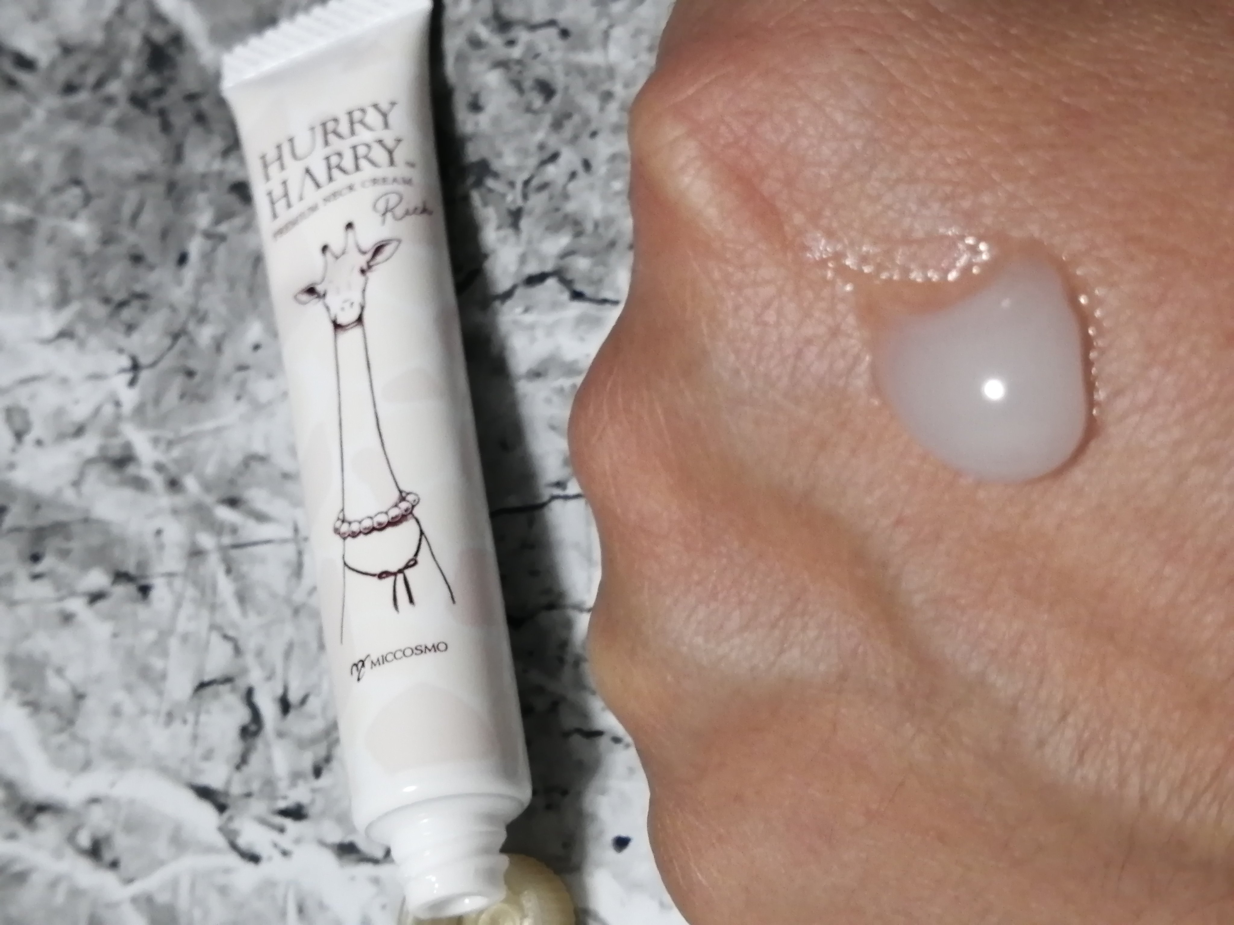 ハリーハリー 薬用おとなの美くびクリーム リッチ（医薬部外品）/ハリーハリー/ネック・デコルテケアを使ったクチコミ（3枚目）