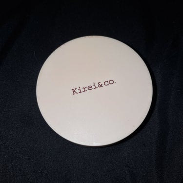 Kirei&co. フィニッシングパウダーのクチコミ「このパウダーのおかげで
透明感爆増し😍

Kirei&co.
フィニッシングパウダー

プチプ.....」（1枚目）