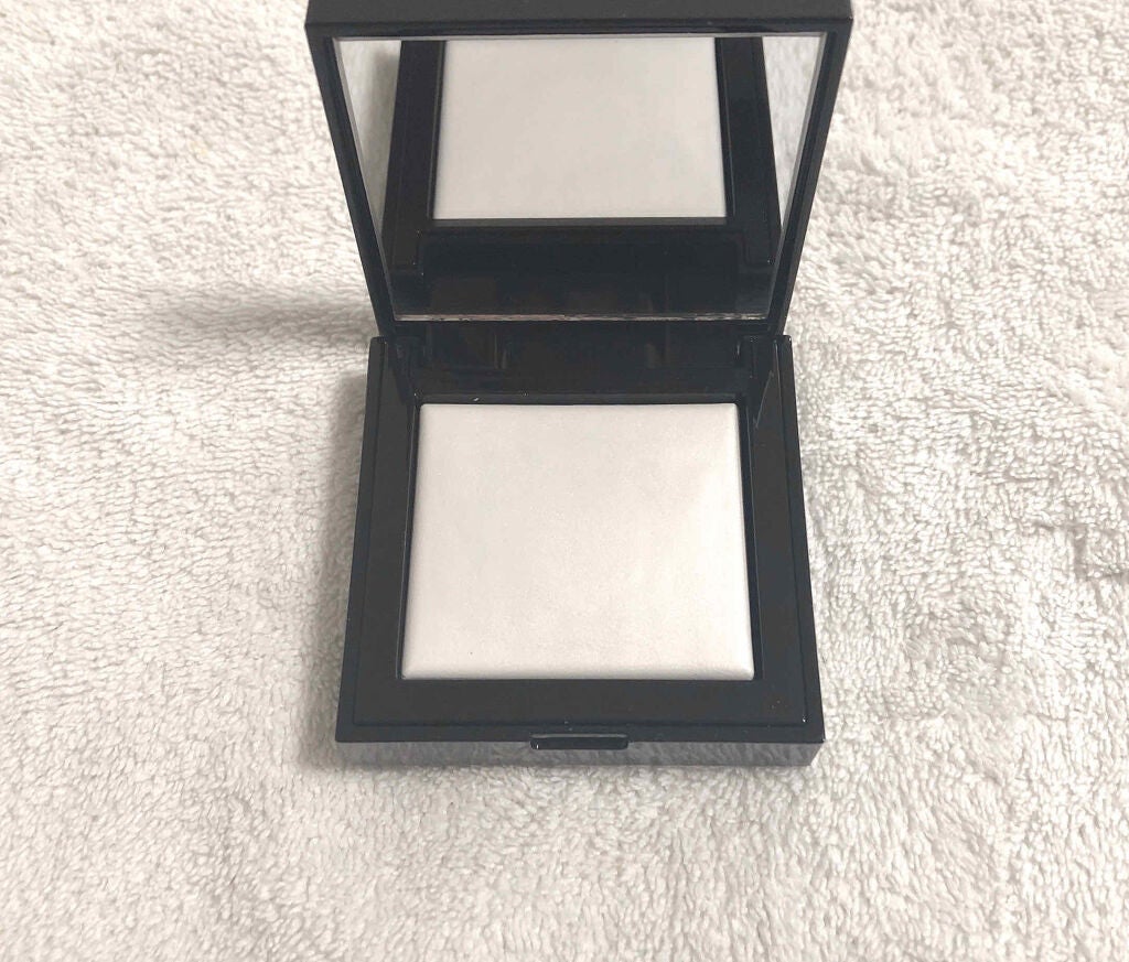 シークレット ブラーリング パウダー フォー アンダー アイズ/ローラ メルシエ/プレストパウダーを使ったクチコミ(2枚目)