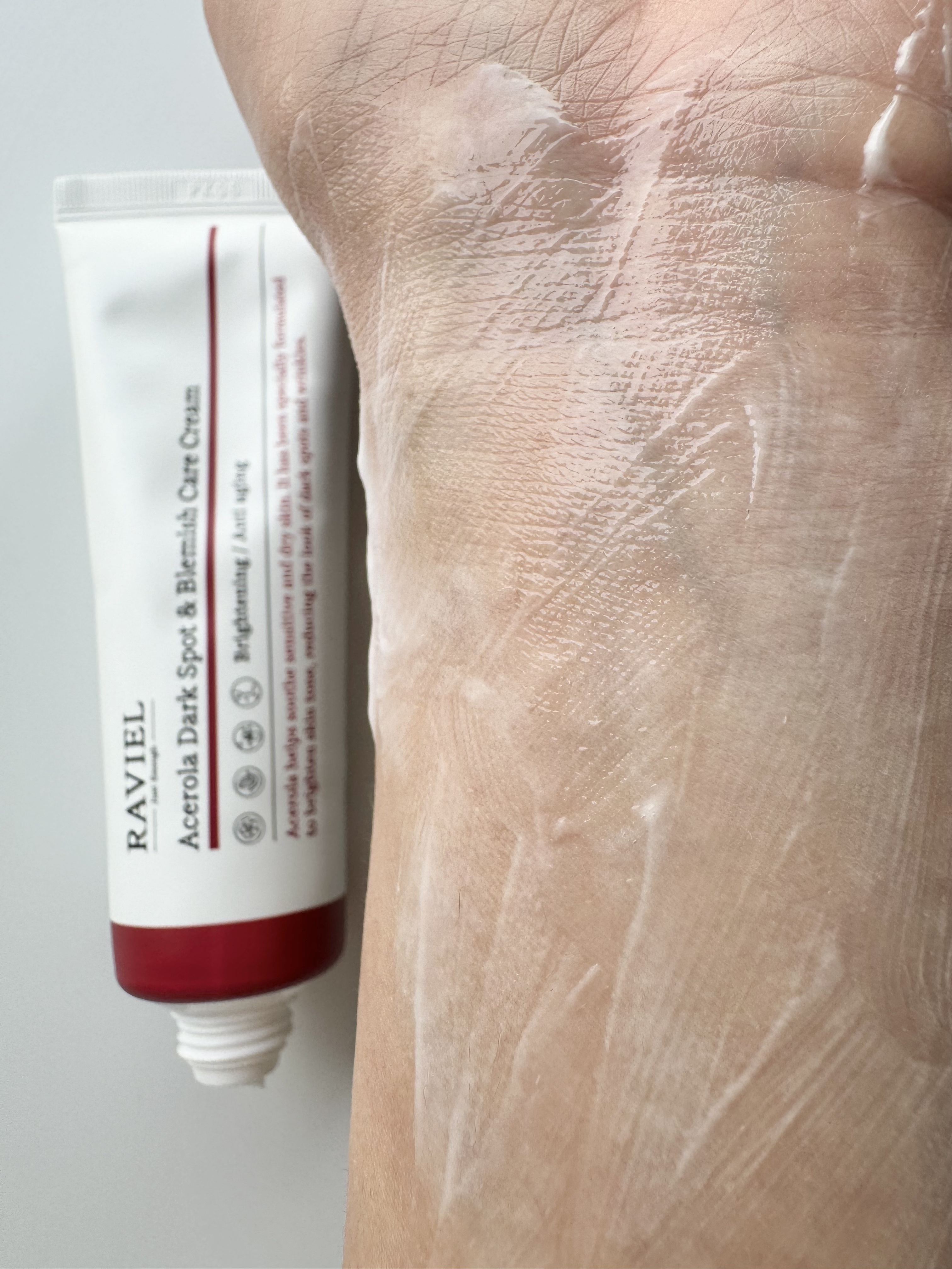 アセロラダークスポット&ブレミッシュ ケア クリーム/RAVIEL/フェイスクリームを使ったクチコミ（3枚目）