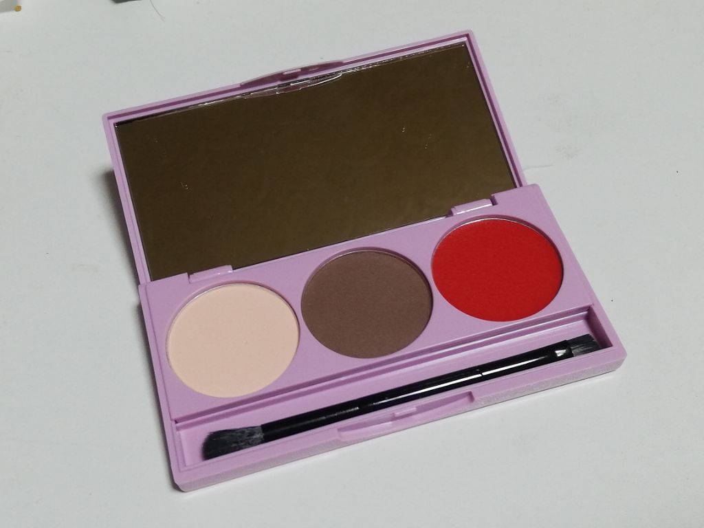 コンパクトマルチフルメイクパレット/CharMe/マルチパレットを使ったクチコミ（2枚目）