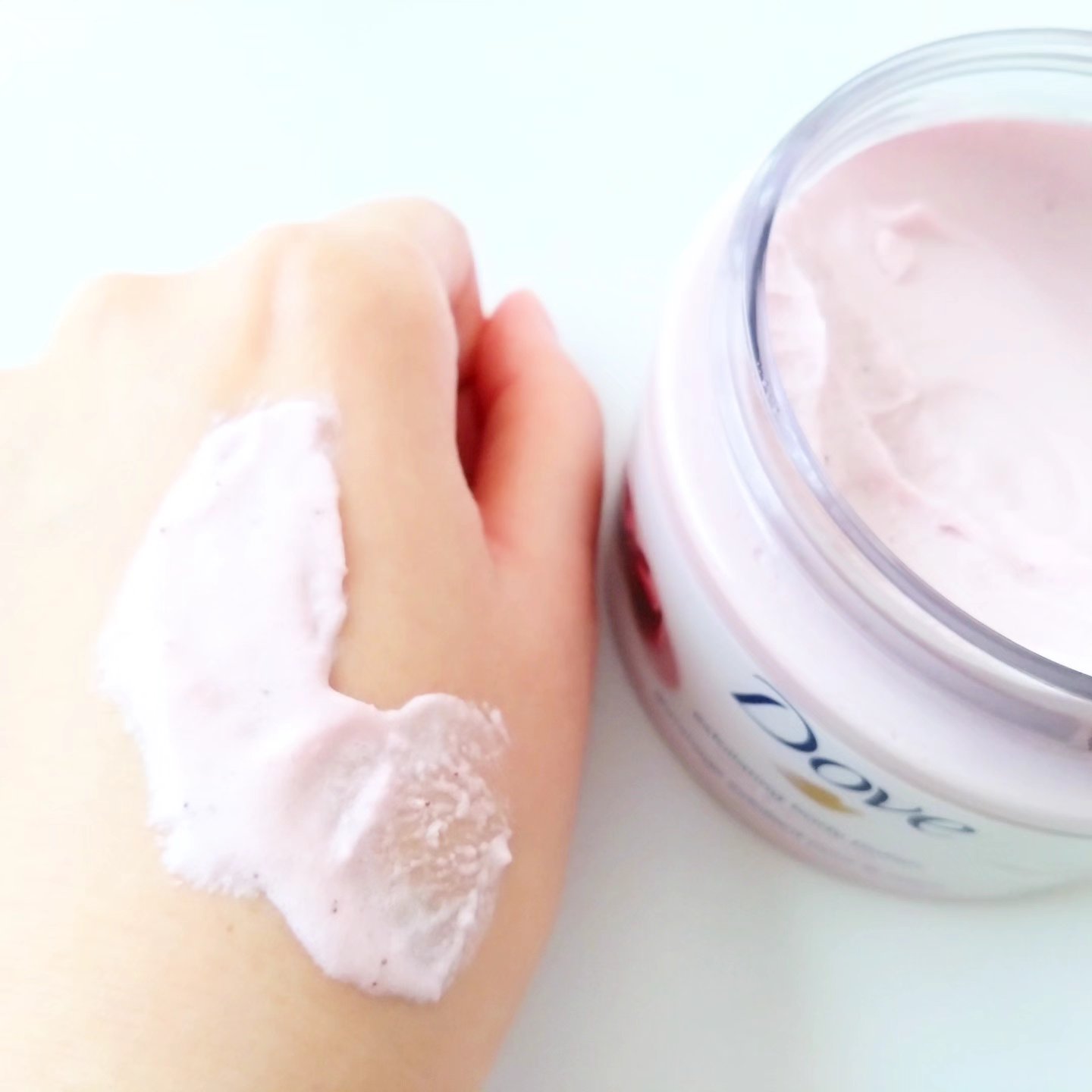 ダヴ ふわとろ　クリーミースクラブ チェリー＆アプリコットミルク/ダヴ/ボディスクラブを使ったクチコミ（3枚目）