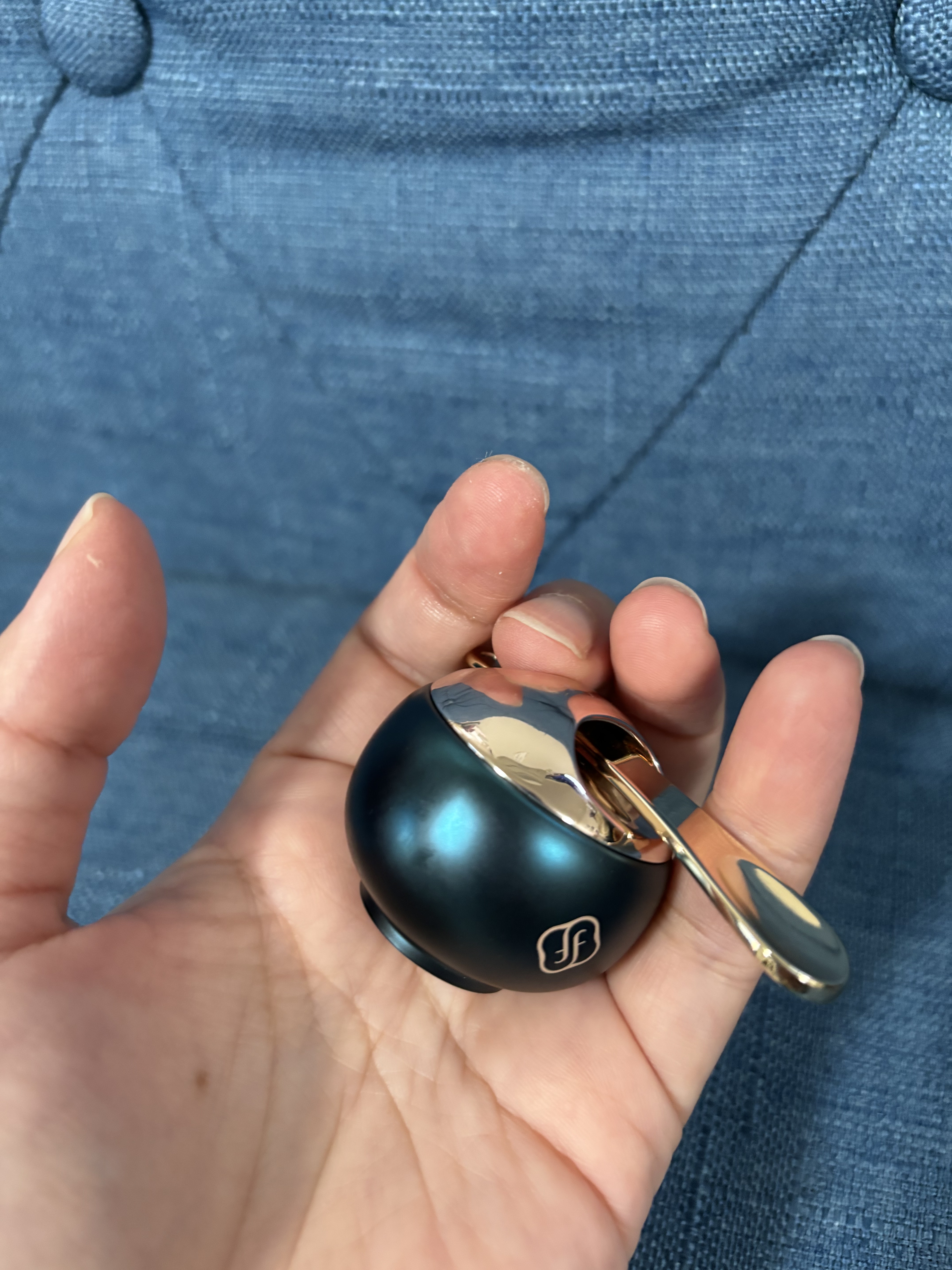 花潤参養リップバーム/花西子/リップバームを使ったクチコミ（1枚目）