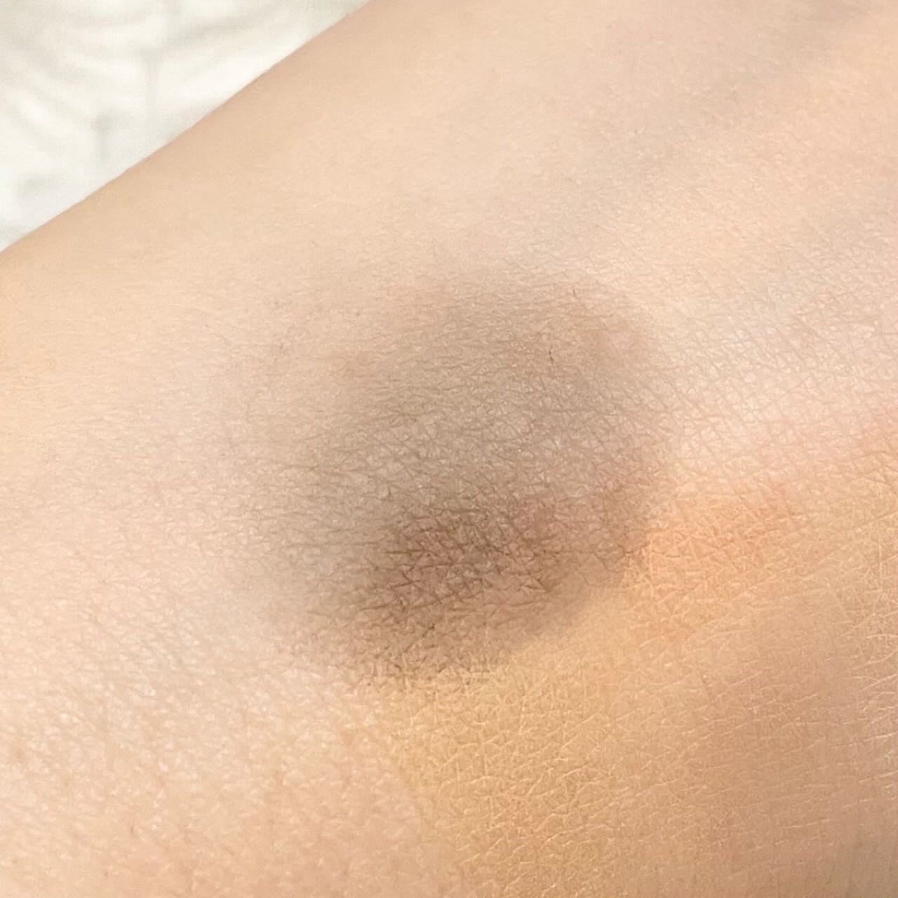 ポンポンヘアシャドウ/ETUDE/シェーディングを使ったクチコミ（3枚目）