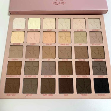 Orgy Eyeshadow Palette/Jeffree Star Cosmetics/パウダーアイシャドウを使ったクチコミ（2枚目）