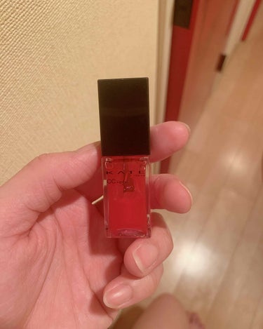 今年の頭に欲しいリップを3本一気に購入したうちの1本です。


KATE cc lip oil 02


一緒に購入したRMKのグロスに感動しすぎて使うの忘れてた笑


使用感は重めのグロスって感じです