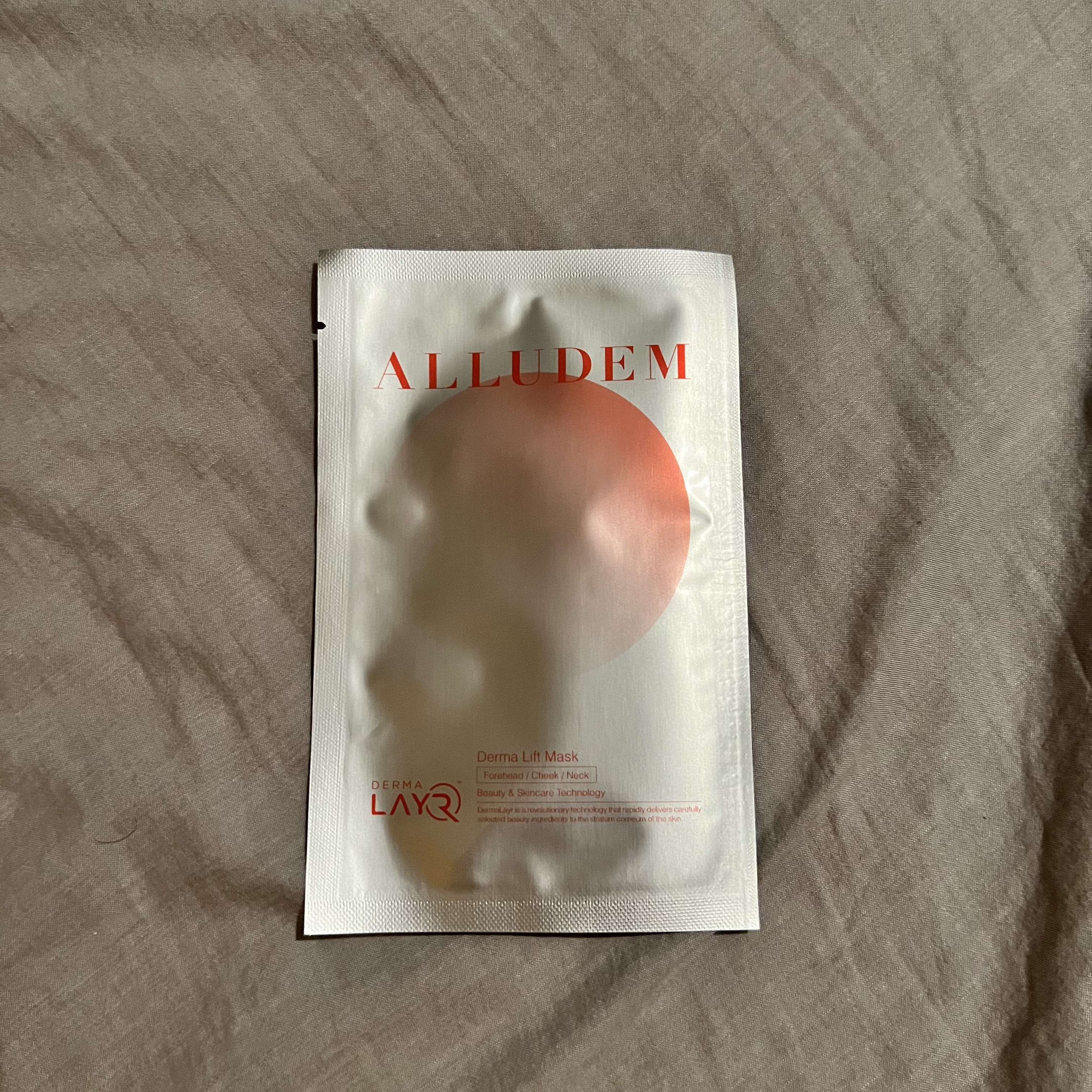 Derma Lift Mask/ALLUDEM/スキンケアキットを使ったクチコミ（3枚目）