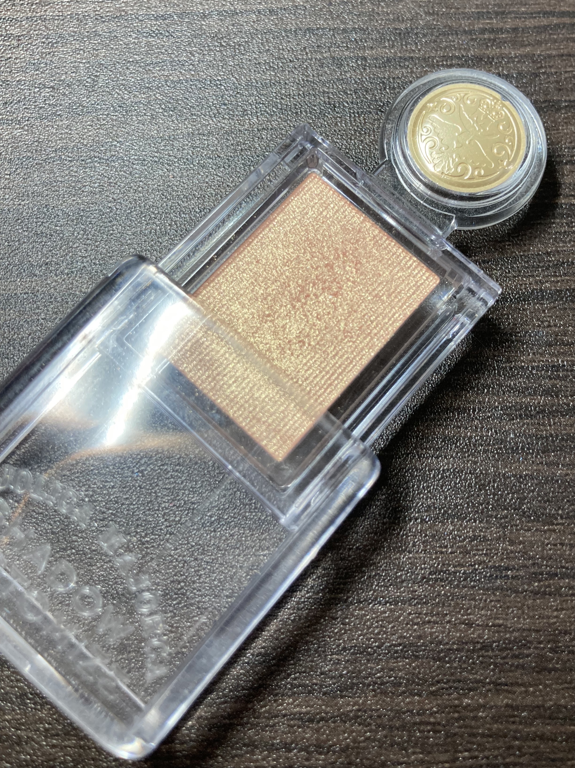 シャドーカスタマイズ/MAJOLICA MAJORCA/単色アイシャドウを使ったクチコミ（3枚目）