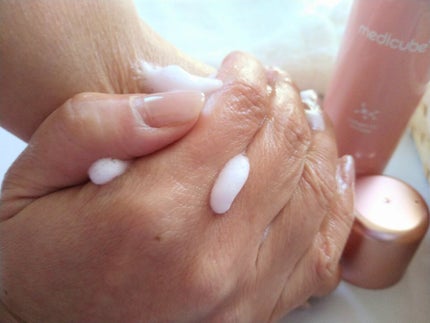 コラーゲンバブルセラム/MEDICUBE/美容液を使ったクチコミ(3枚目)