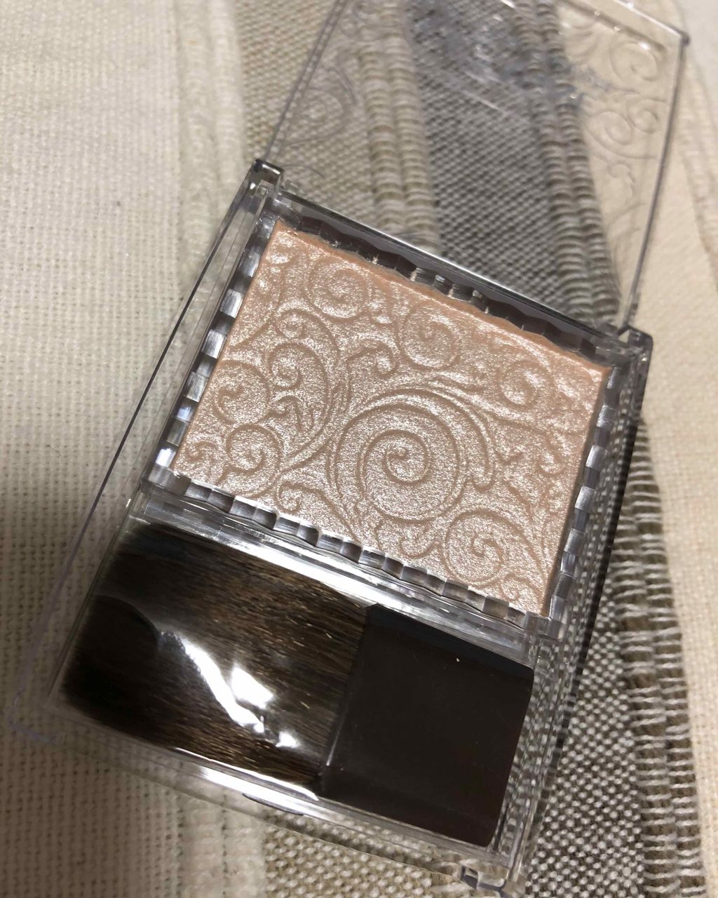 ラスティンググロスリップ/CEZANNE/口紅を使ったクチコミ(2枚目)