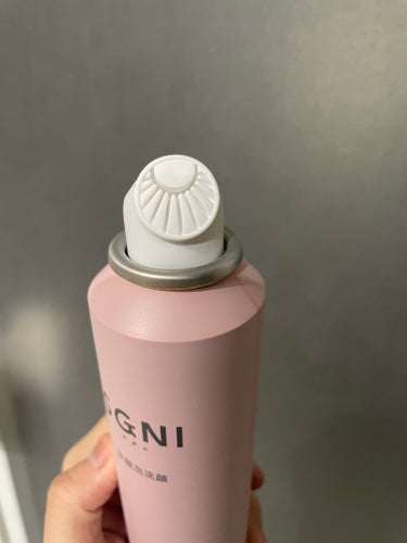 SGNI 炭酸泡洗顔のクチコミ「こんにちは☺︎
本日はSGNIの炭酸泡洗顔をレビューします！
SGNIの商品はヘアミルクとヘア.....」（2枚目）