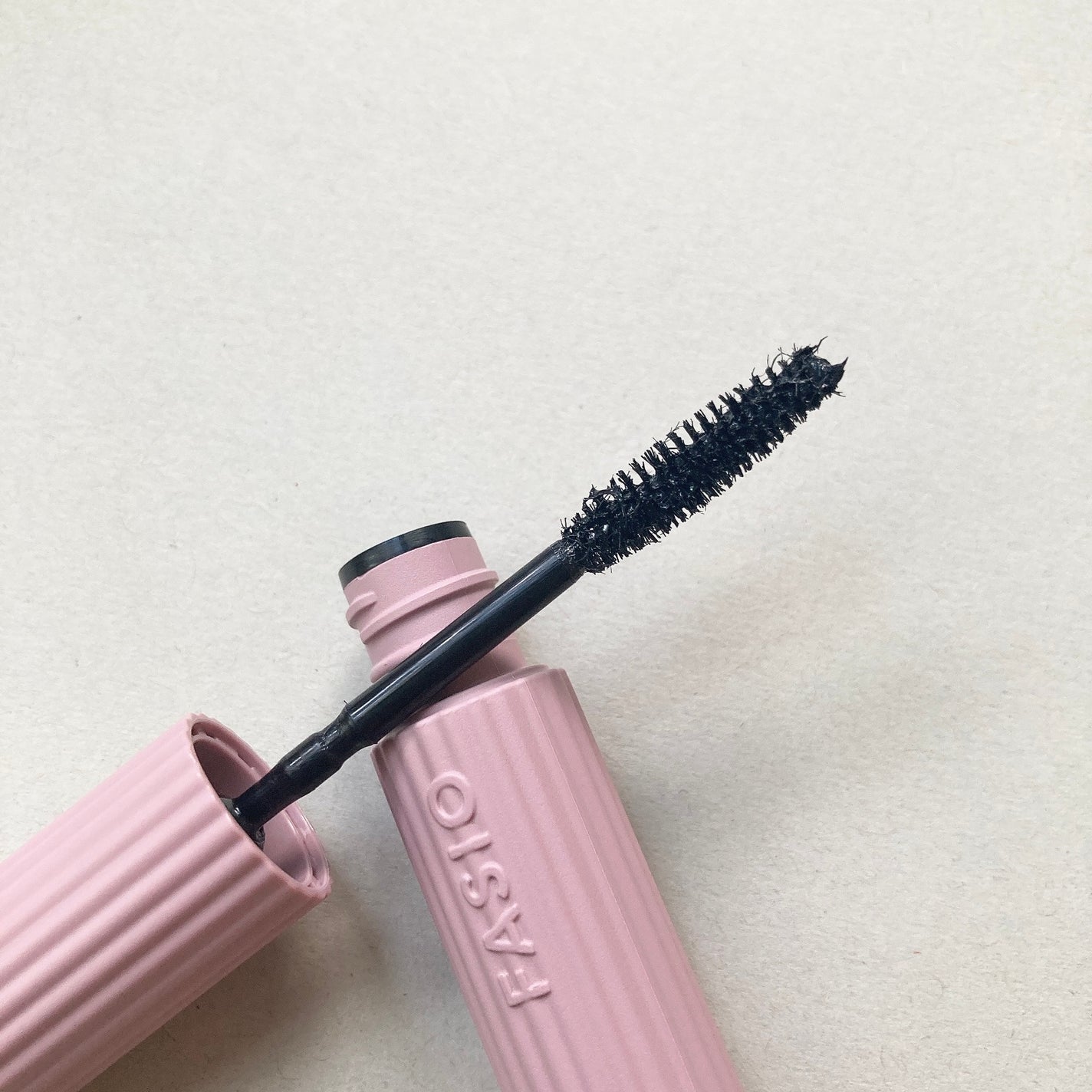 まつパ級 フィルム マスカラ (ロング&ボリューム)/FASIO/マスカラを使ったクチコミ(2枚目)