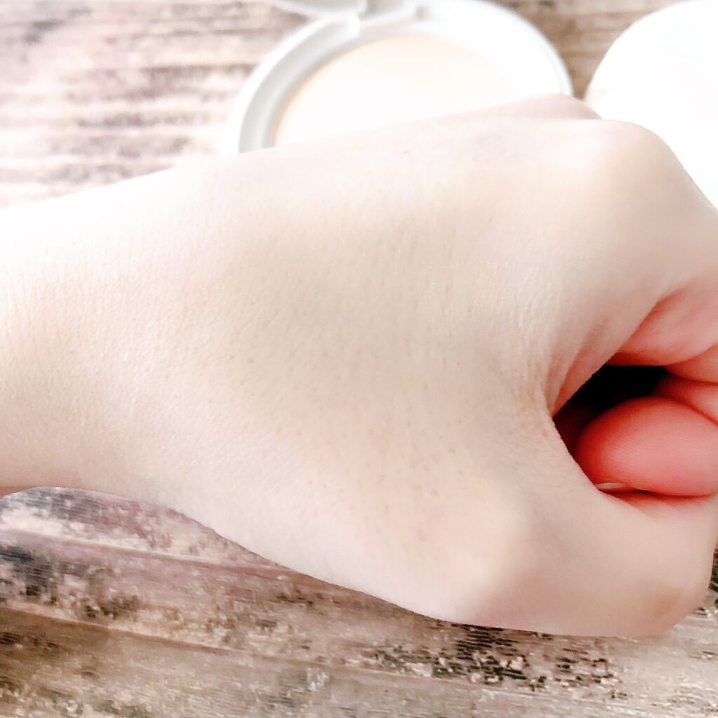 エッセンスパウダー /セラフォア/プレストパウダーを使ったクチコミ(4枚目)