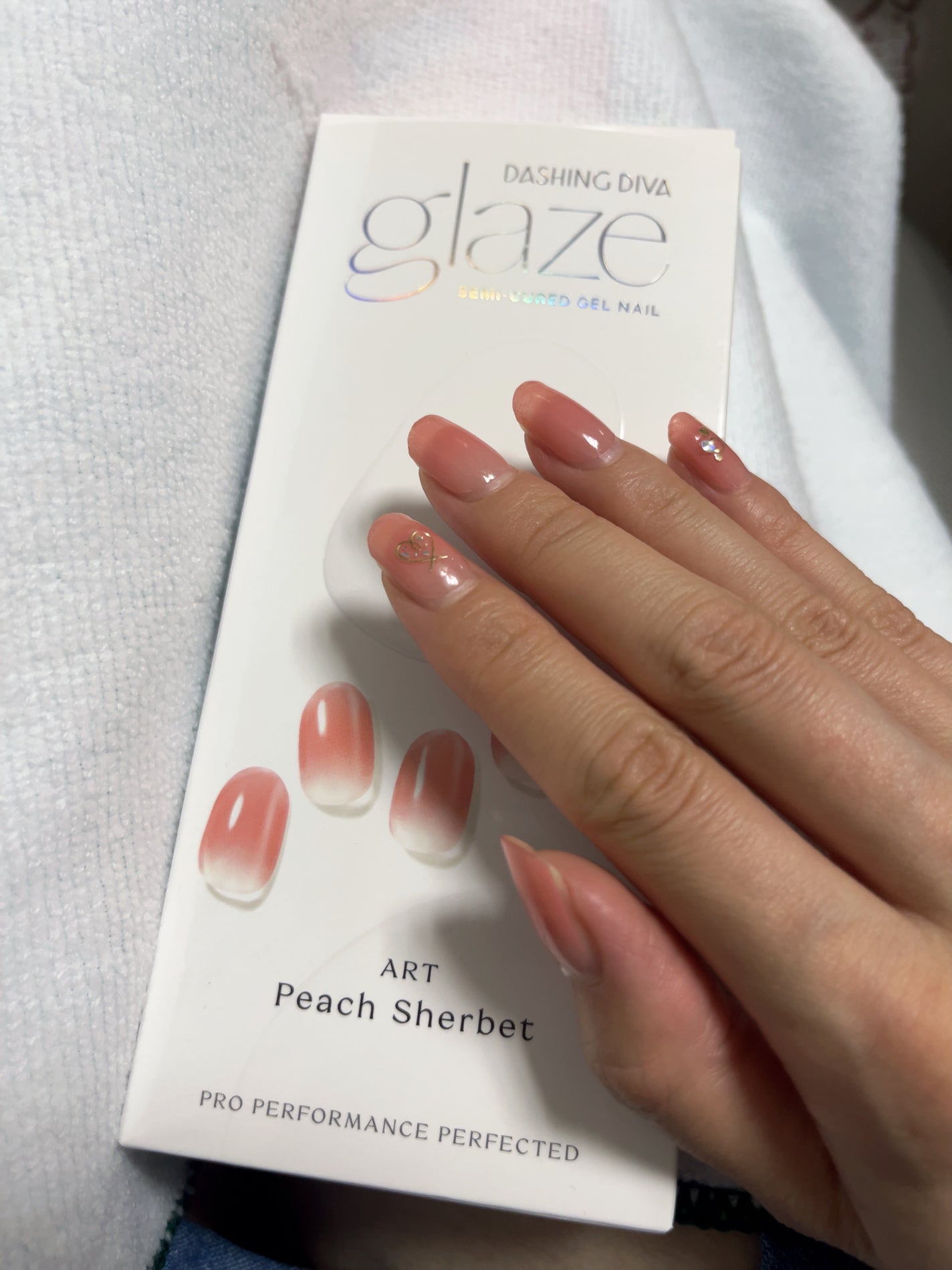 GLAZE グレーズ 半硬化タイプジェルネイルシール/DASHINGDIVA MAGICPRESS/ネイルシールを使ったクチコミ(2枚目)