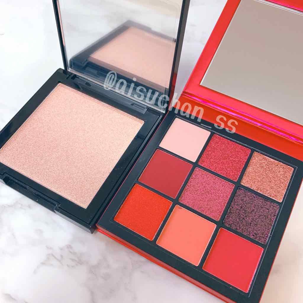 Huda Beauty Obsessions Eyeshadow Paletteのクチコミ「この大量のコスメ達、実は1つ前に投稿したコスメを買った時に付いてきたおまけなんです！！！！

.....」（3枚目）