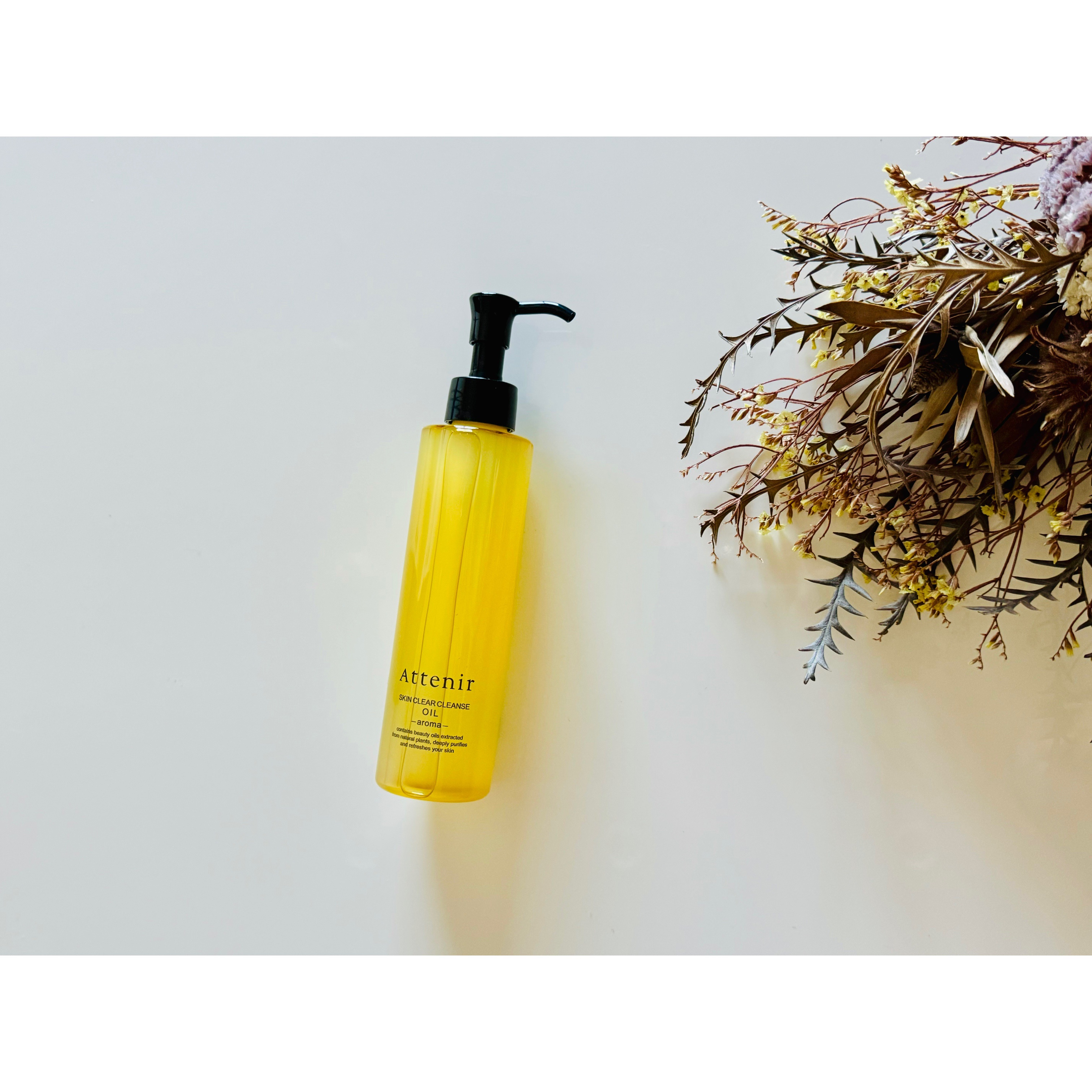 
アテニアから商品提供をいただきました。

何本リピしたかわからないアテニア【スキンクリア クレンズ オイル】

メイクとともに、くすみ**の原因“肌ステイン” **もオフして⠀大人の肌をしっとり、なめらかに洗い上げる♡

**くすみ、