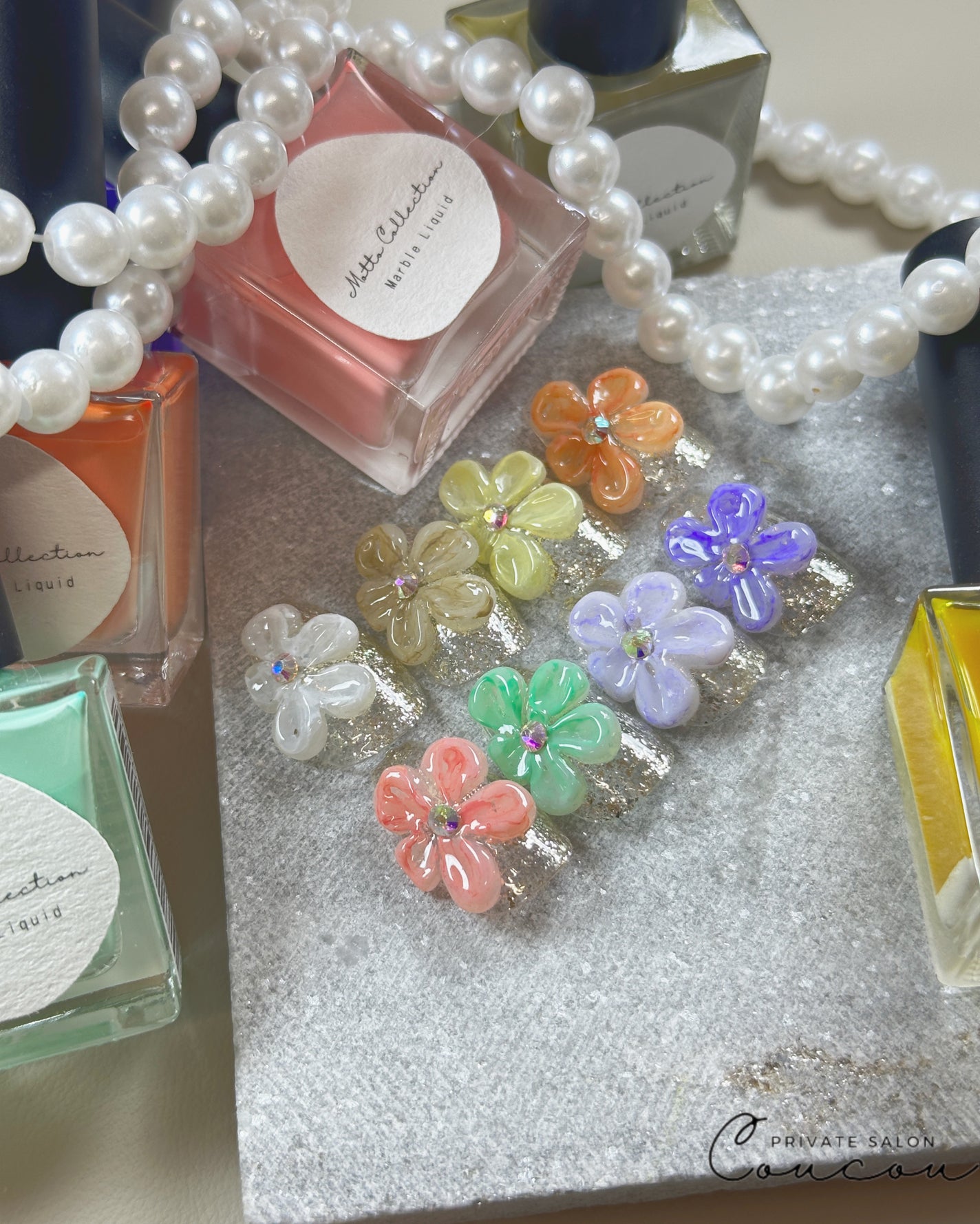 🐒ズボラママみっちゃんの高見えネイル💅 on LIPS 「他の投稿は@m.naiiil.99からみてね♡今日は@nail..」(1枚目)