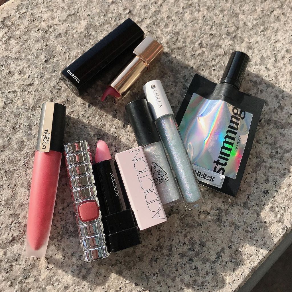 お気に入りのリップ達💄

ピンクリップにブルーのラメグロス付けると
とっても可愛いのでおすすめです😻
.
CHICCAのグロスリップオイルは
艶もあり、ラメのキラキラ感が可愛いです💎✨


#CHICCA#3CE#stimmung #