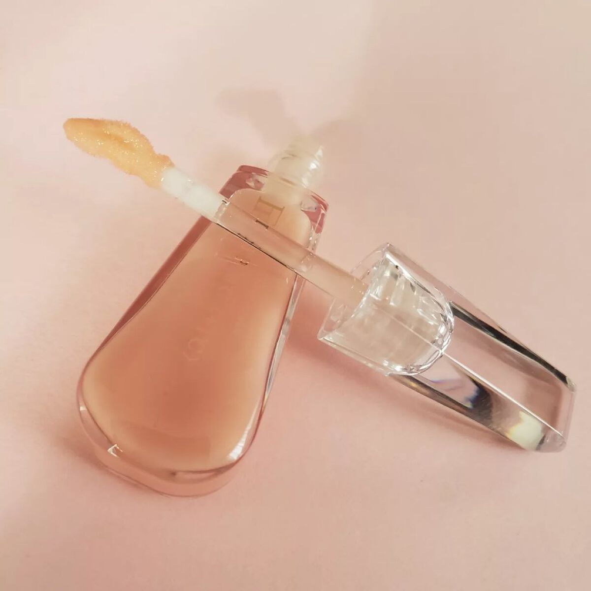 LIP38℃ +UnFrame<ホログラフィック>/UZU BY FLOWFUSHI/リップグロスを使ったクチコミ(2枚目)