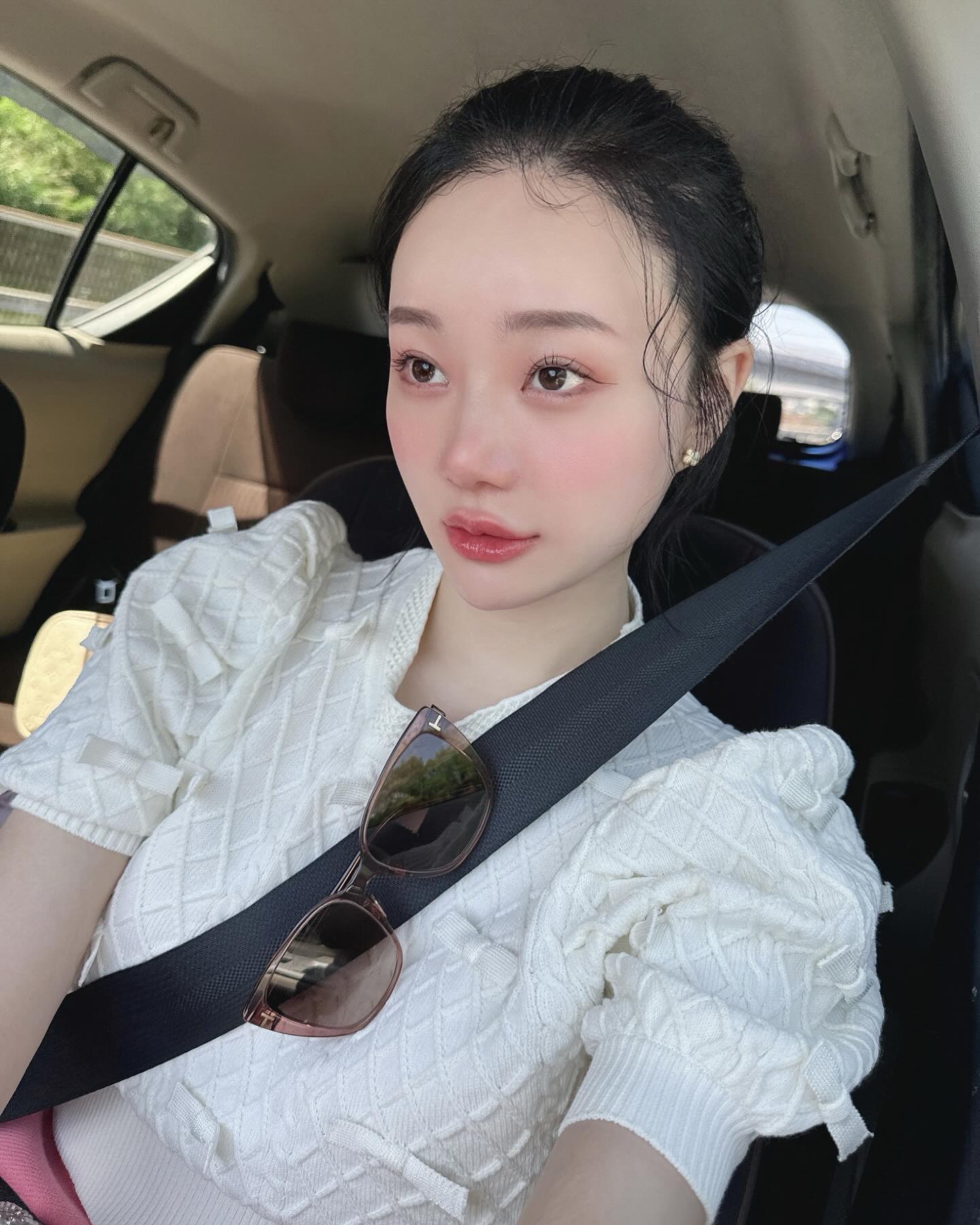 新しく出たウォンジョンヨ（ @wonjungyo_official_jp ）のアイシャドウ04クライローズがあまりにも可愛すぎて、最近毎日こればかり使ってしまう🥀❤️

じわっと滲み出るような血色感が出るのに、透明感が損なわれないのが不思