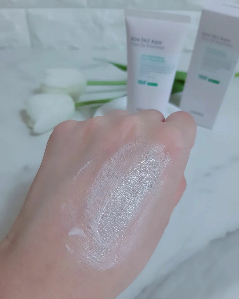 アロエ54.2アクアトーンアップUVクリーム　SPF50+ PA++++/COSRX/日焼け止めクリームを使ったクチコミ（3枚目）