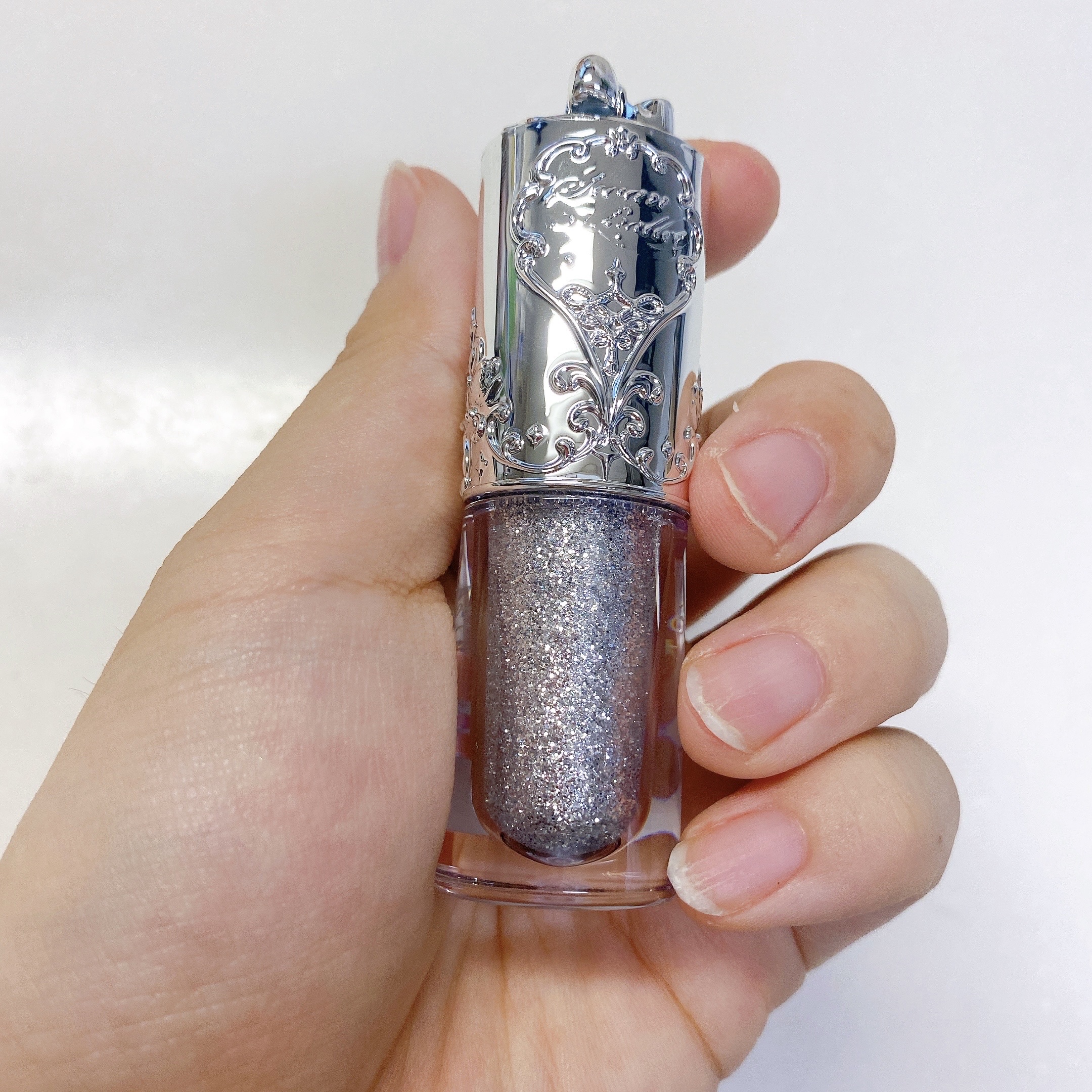 フラワーノーズ スワンバレエシリーズ リキッドアイシャドウ 03 ロックバレエ/FlowerKnows/リキッドアイシャドウを使ったクチコミ（3枚目）