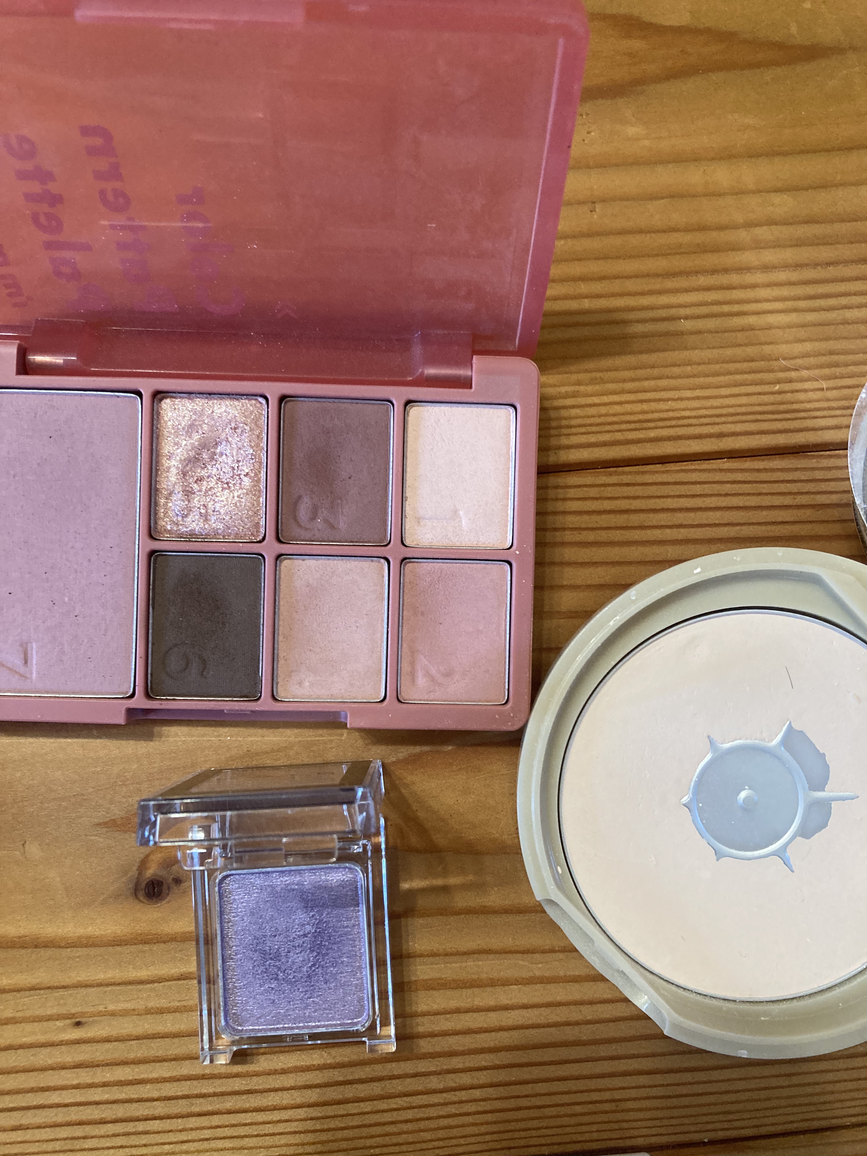 ケイト ザ アイカラー Ｐ210（Web限定）/KATE/単色アイシャドウを使ったクチコミ（2枚目）