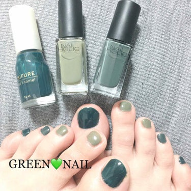 ちふれ💚872
NAIL HOLIC💚GR703/GR704

親指/小指
ちふれの(872)ディープグリーン色…
新色です！！めっちゃ色綺麗です。。

NAIL HOLIC
人差し指/中指　GR703