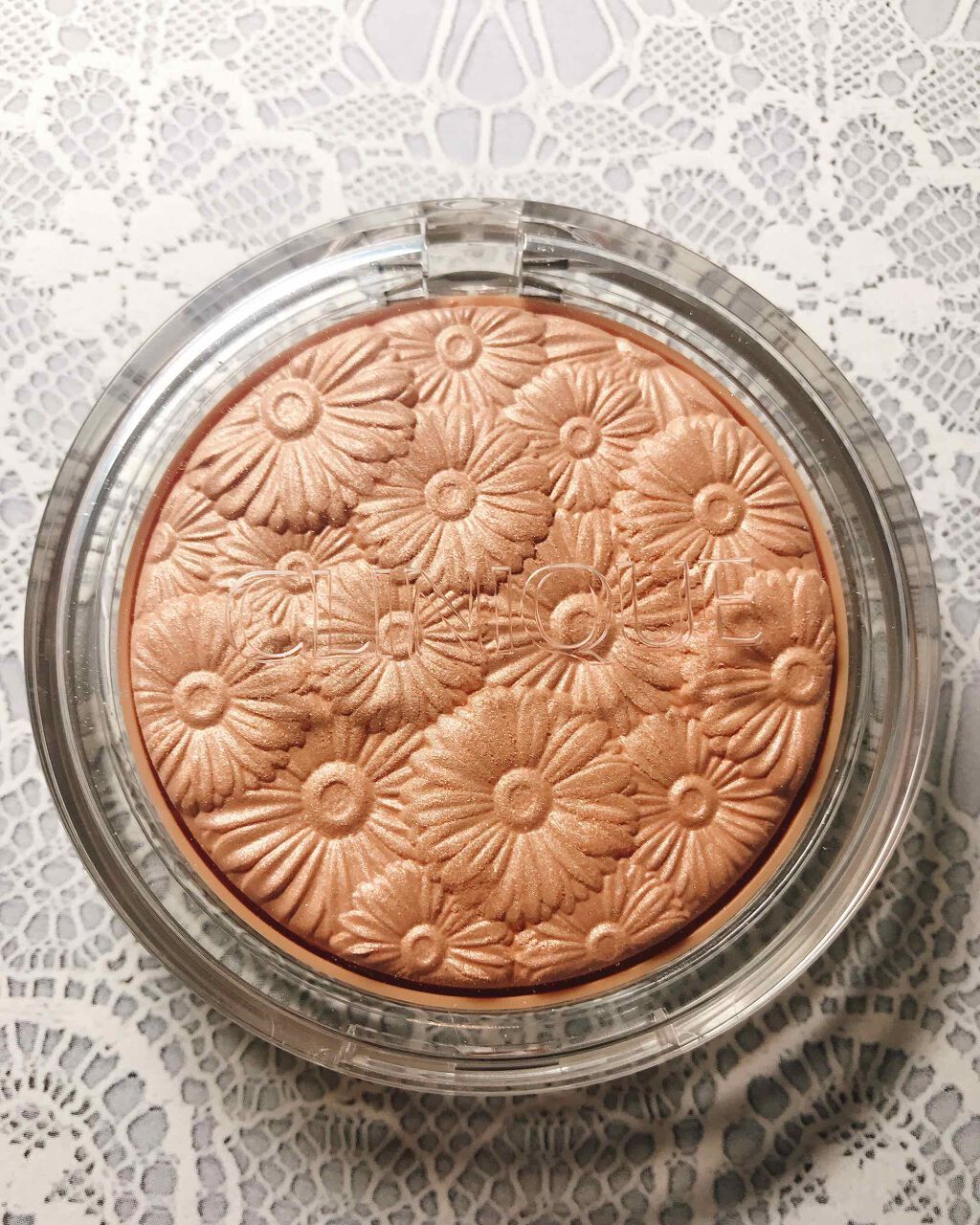 パウダー ポップ フラワー ハイライター/CLINIQUE/パウダーハイライトを使ったクチコミ(1枚目)