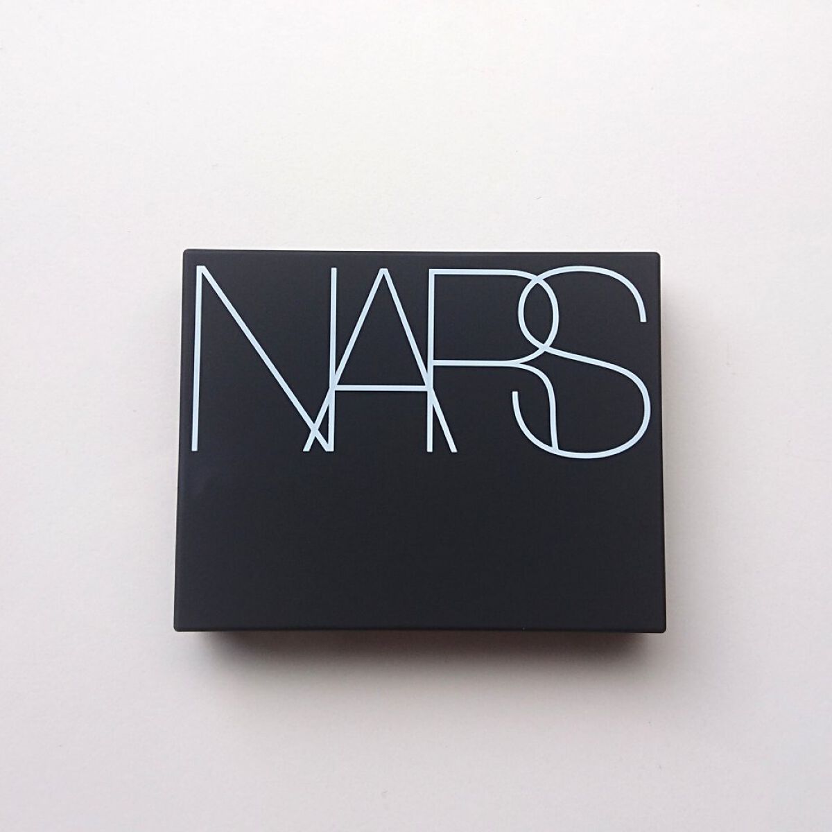 ライトリフレクティング プリズマティックパウダー/NARS/プレストパウダーを使ったクチコミ(4枚目)
