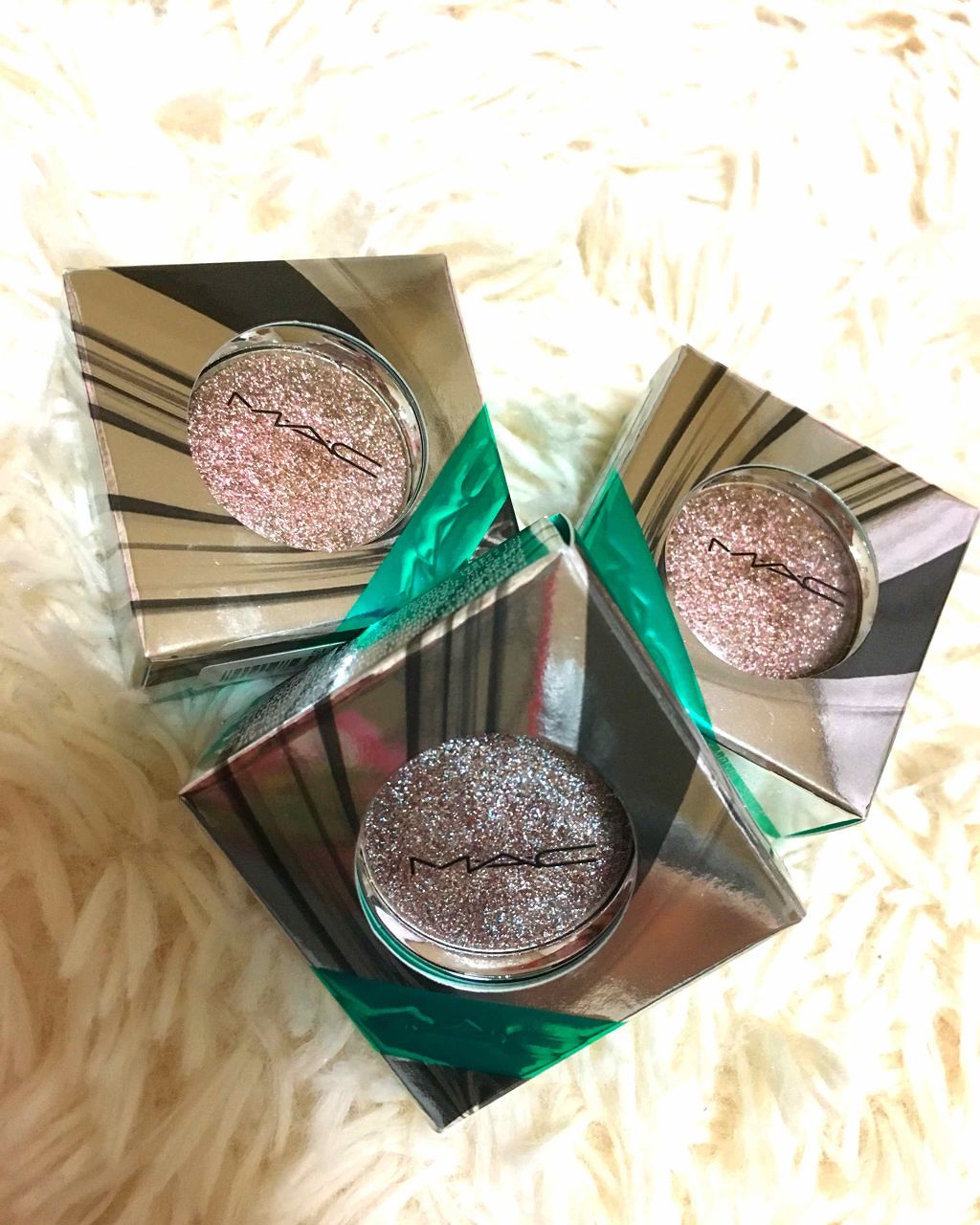 シャイニー プリティ シャドウ ピー フォー ピンク/M・A・C/単色アイシャドウを使ったクチコミ（1枚目）