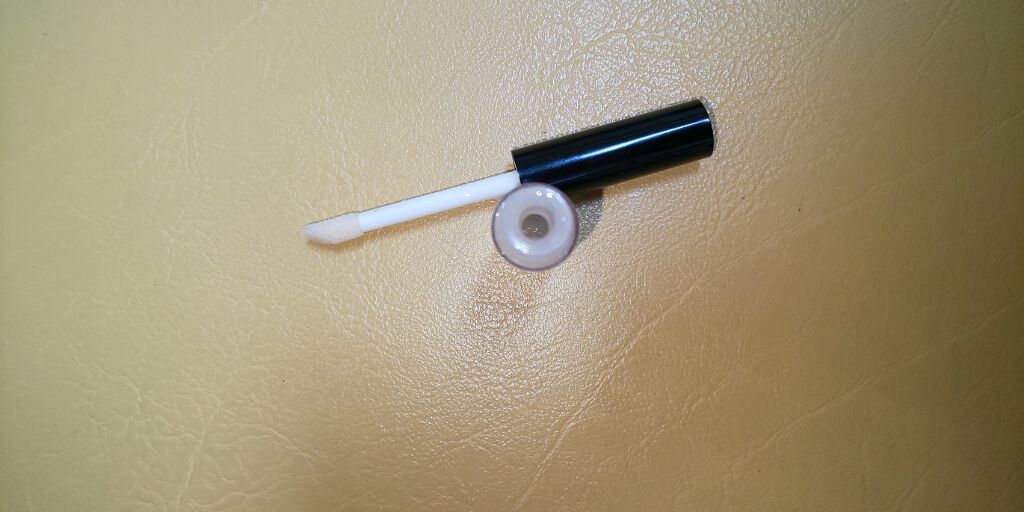 リップモイストオイル クリスタル/セリア/リップグロスを使ったクチコミ(2枚目)