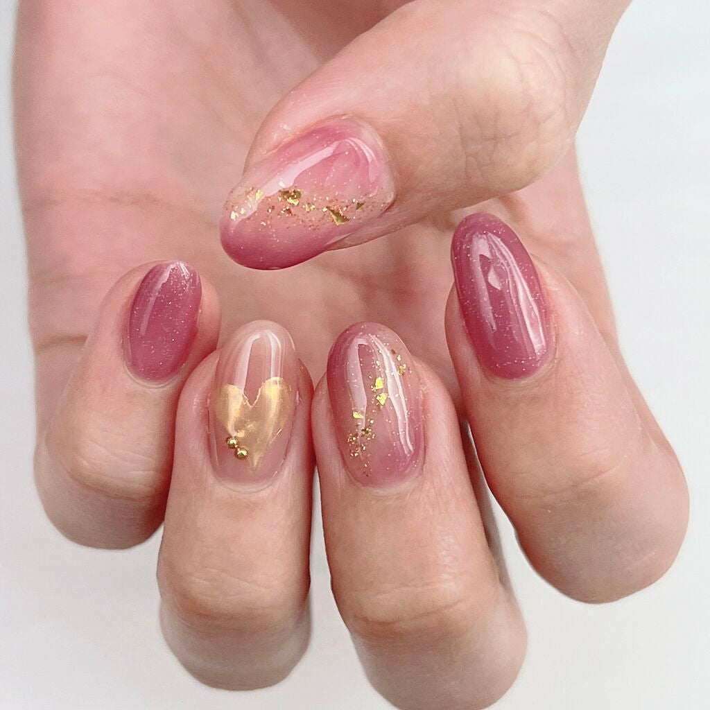 ほこ on LIPS 「❤︎バレンタインネイル❤︎ピンクにハート甘めのネイ..」(3枚目)