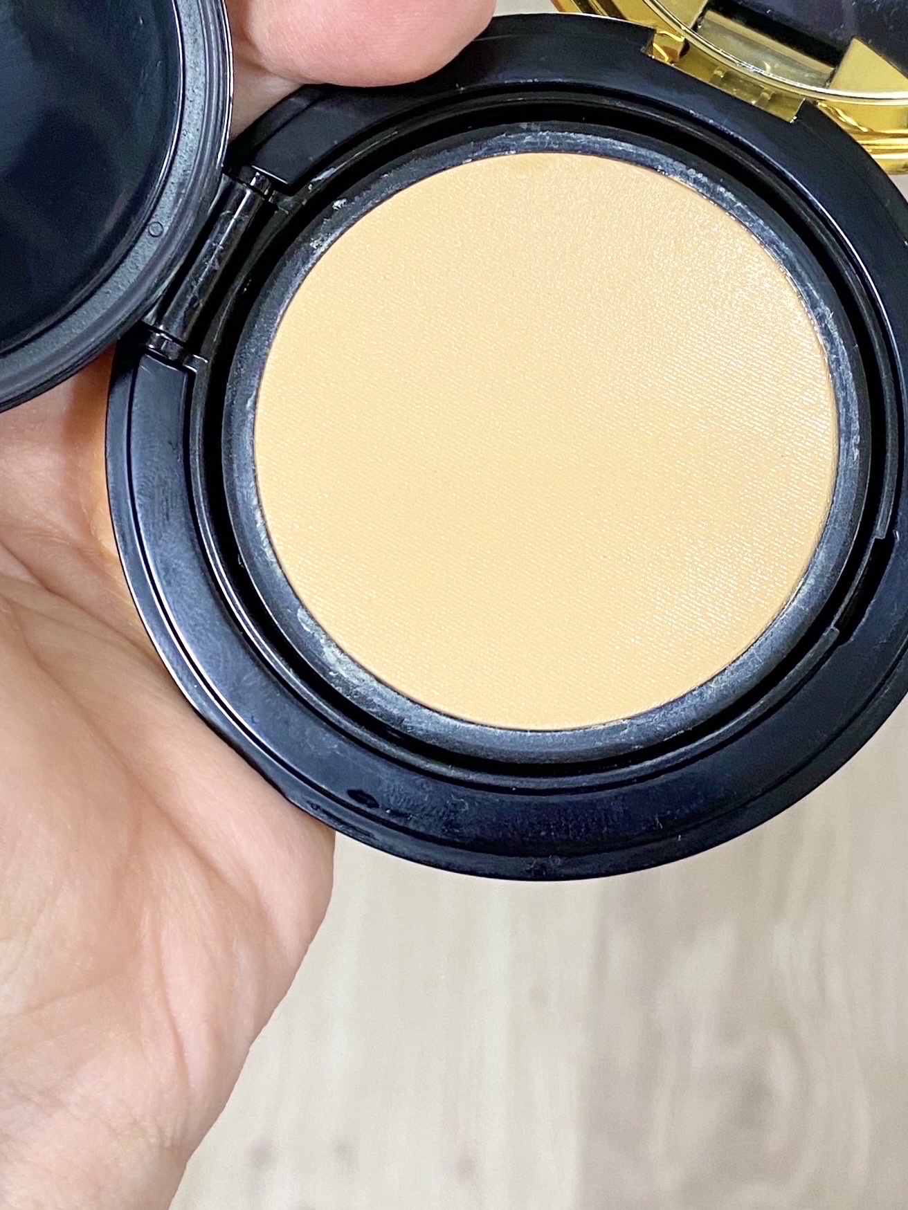 ラディアント タッチ グロウパクト/YVES SAINT LAURENT BEAUTE/クッションファンデーションを使ったクチコミ（3枚目）