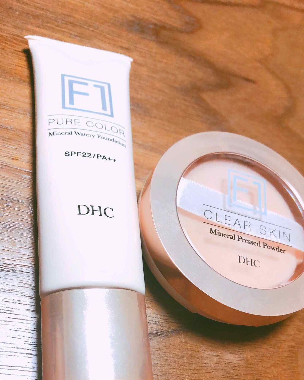 ミネラルウォータリーファンデーション ピュアカラー［F1］/DHC/リキッドファンデーションを使ったクチコミ（1枚目）