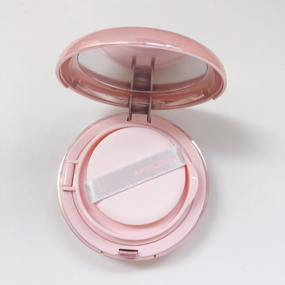 ハイパーカバーフィットクッション ピンク(桜エディション)/APRILSKIN/クッションファンデーションを使ったクチコミ(2枚目)