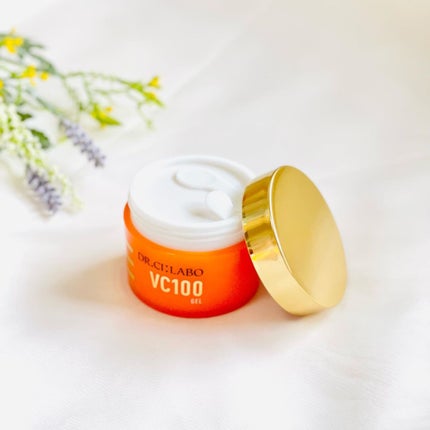 ドクターシーラボⓇ VC100ゲルのクチコミ「お肌のくすみやハリ・ツヤにお悩みの方に特におすすめの濃厚ゲル✨
これ1つで、化粧水・乳液・美容.....」(1枚目)