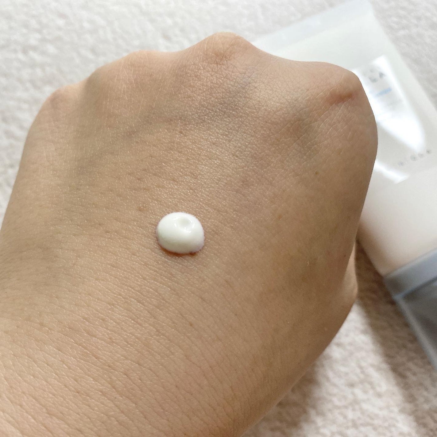 ヒアルーシカ ウォーターフィット サンセラム/SKIN1004/日焼け止めローションを使ったクチコミ(3枚目)