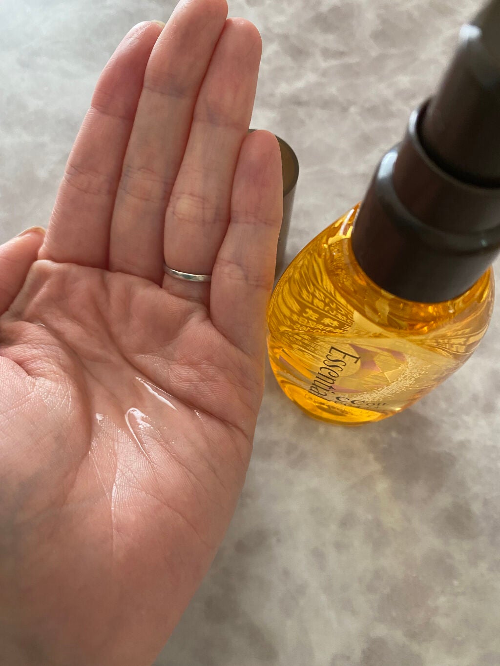 CCオイル/エッセンシャル/ヘアオイルを使ったクチコミ(4枚目)