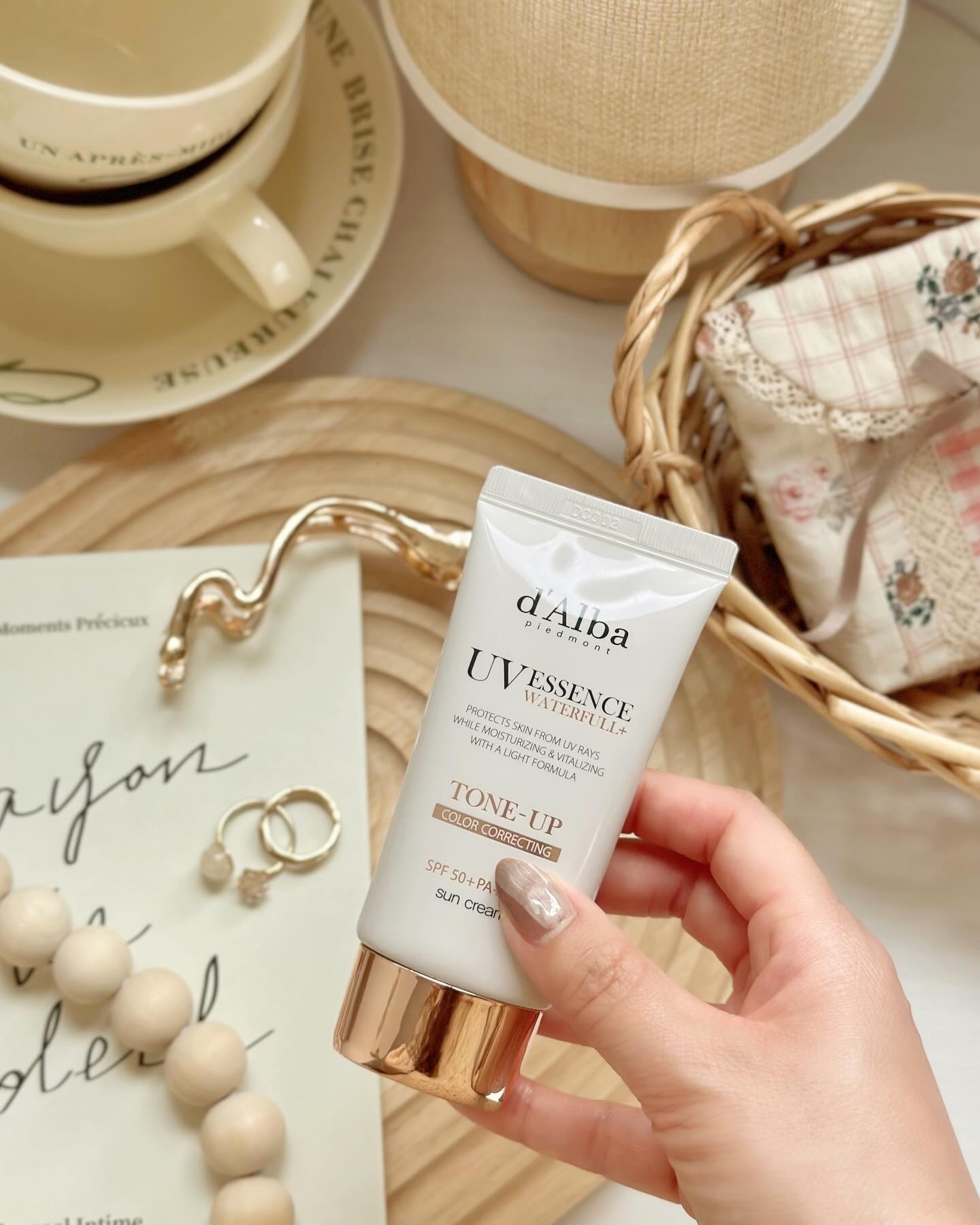 ウォータフルトーンアップサンクリーム/ダルバ/日焼け止めクリームを使ったクチコミ（2枚目）