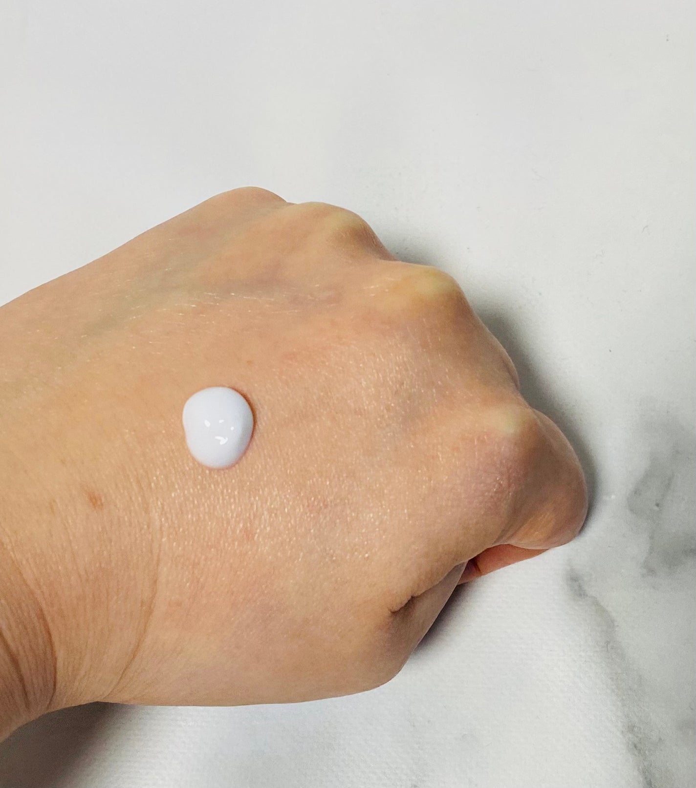 ラスティングモイスチャーアロマミルク ピーチとアプリコットの香り/ジョンソンボディケア/ボディミルクを使ったクチコミ(2枚目)