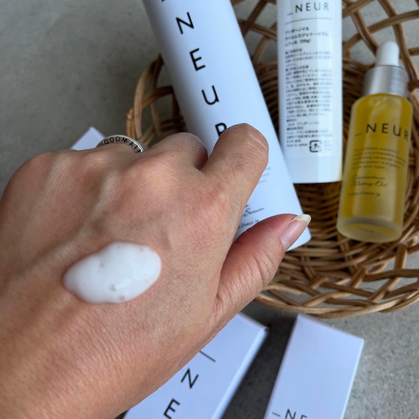 コンセントレート・ウォータリーオイル/アンダーノイル/ブースター・導入液を使ったクチコミ(3枚目)